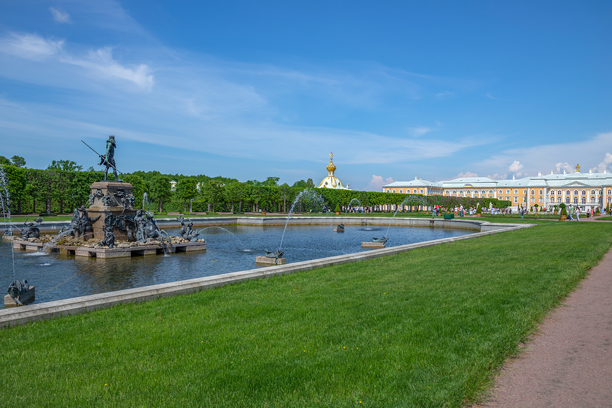 Верхний парк дворцово-паркового комплекса Петергоф (Петродворец)
